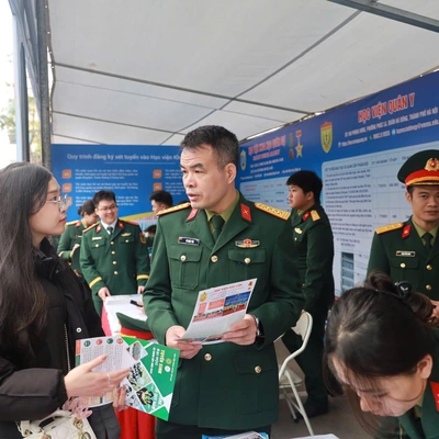 HỌC VIỆN HẬU CẦN THAM GIA NGÀY HỘI TƯ VẤN TUYỂN SINH, HƯỚNG NGHIỆP NĂM 2025